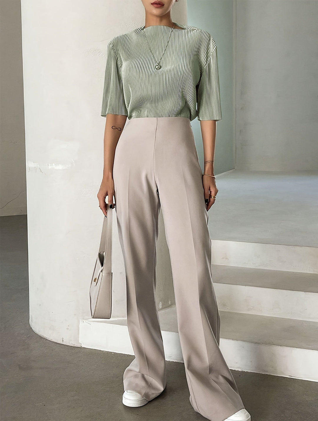 Blouse Plissée Blanche Élégante pour Femme – Chemise Chic et Confortable