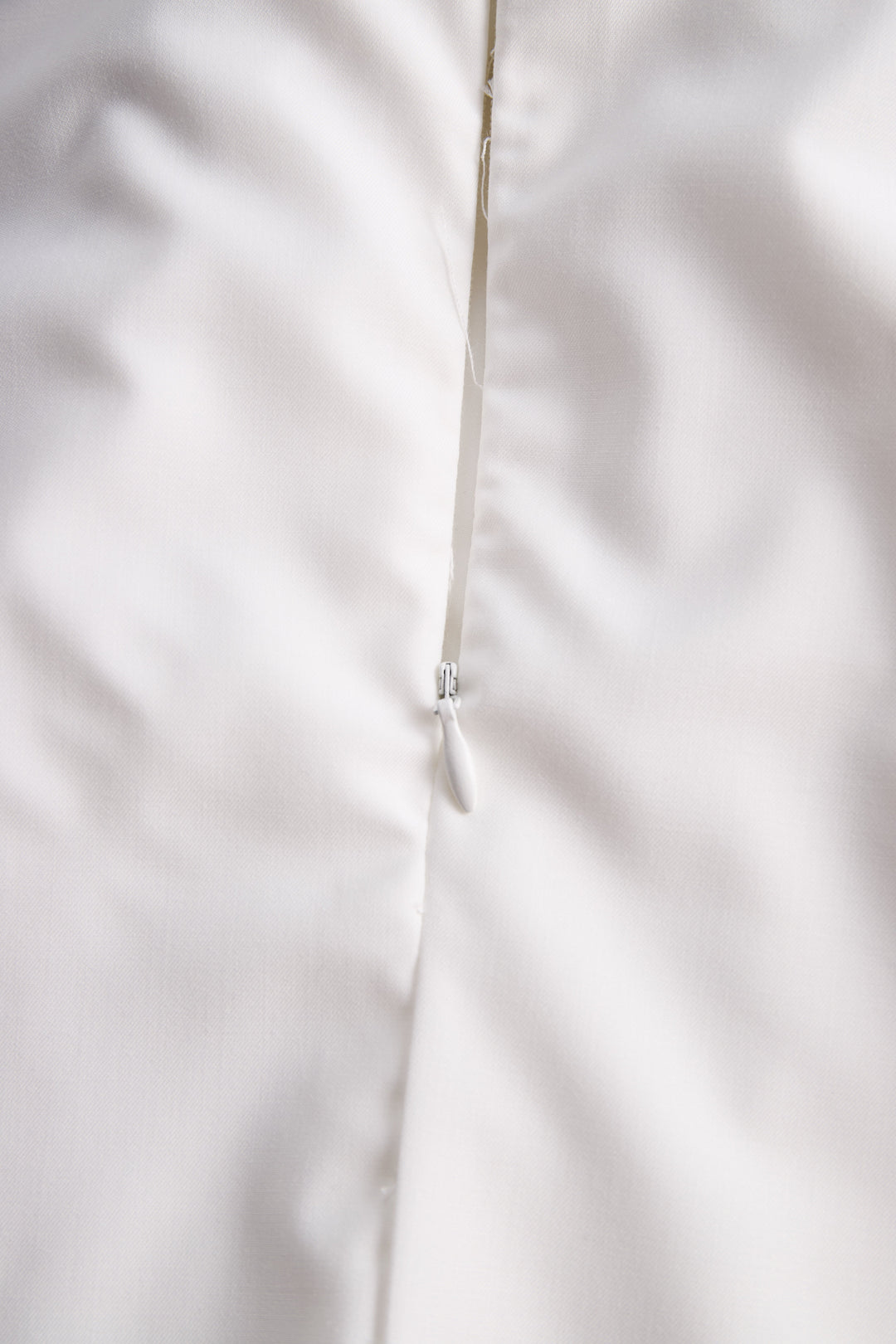 Blouse Blanche Sans Manches à Col Halter – Haut Habillé à Finitions Contrastées