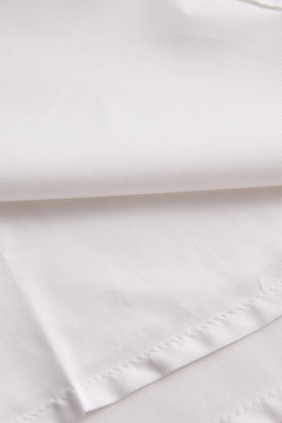 Blouse Blanche Sans Manches à Col Halter – Haut Habillé à Finitions Contrastées