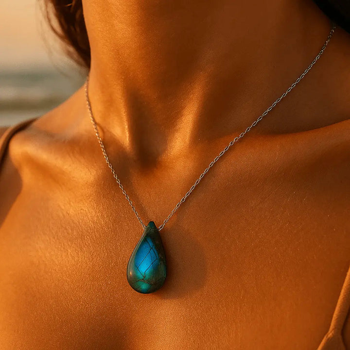 Collier Pendentif Goutte en Labradorite