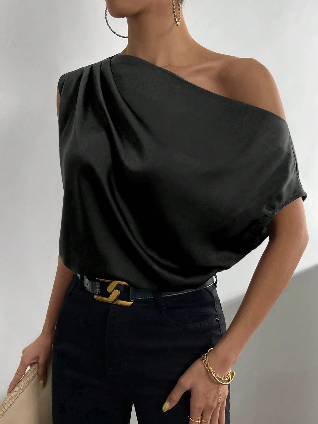 Haut Femme Asymétrique Épaule Dénudée – Top Moderne Élégant