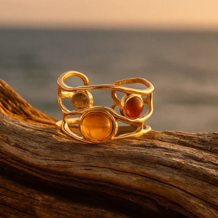 Bague Dorée aux Tons Ambrés
