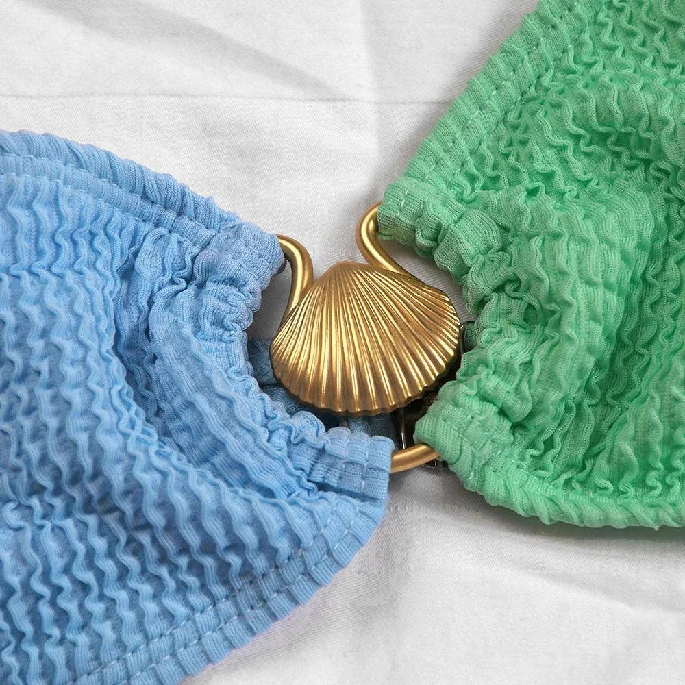 Bikini femme asymétrique avec finition texturée et anneau