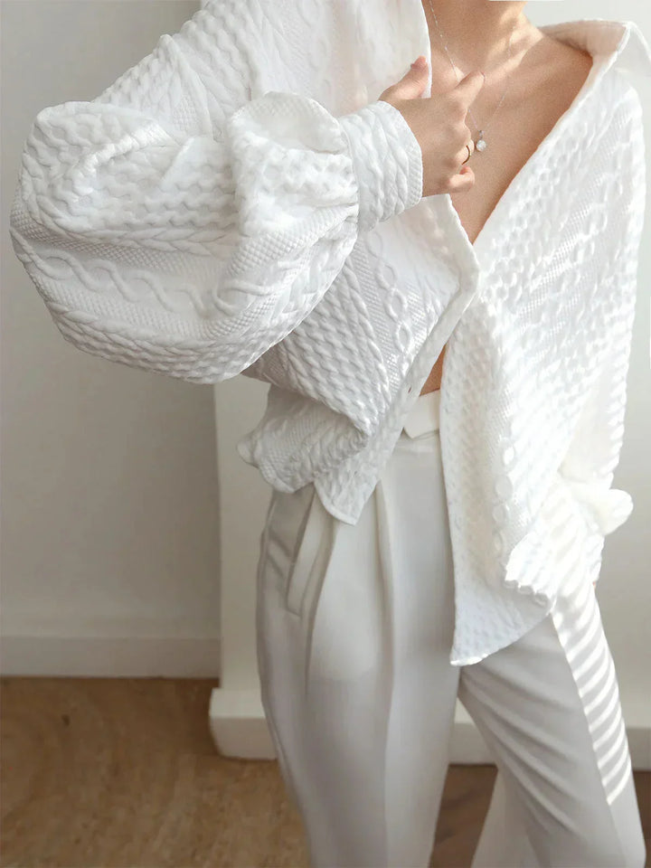 Blouse blanche texturée femme à manches sculptées