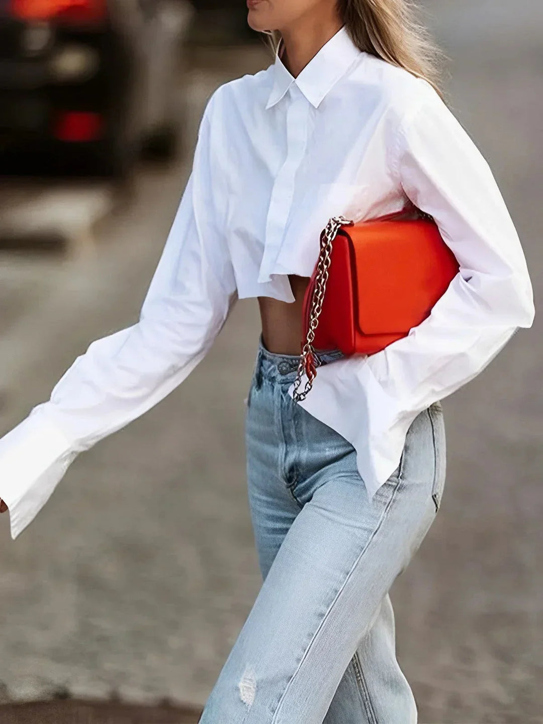 Chemise courte femme au design moderne avec boutons