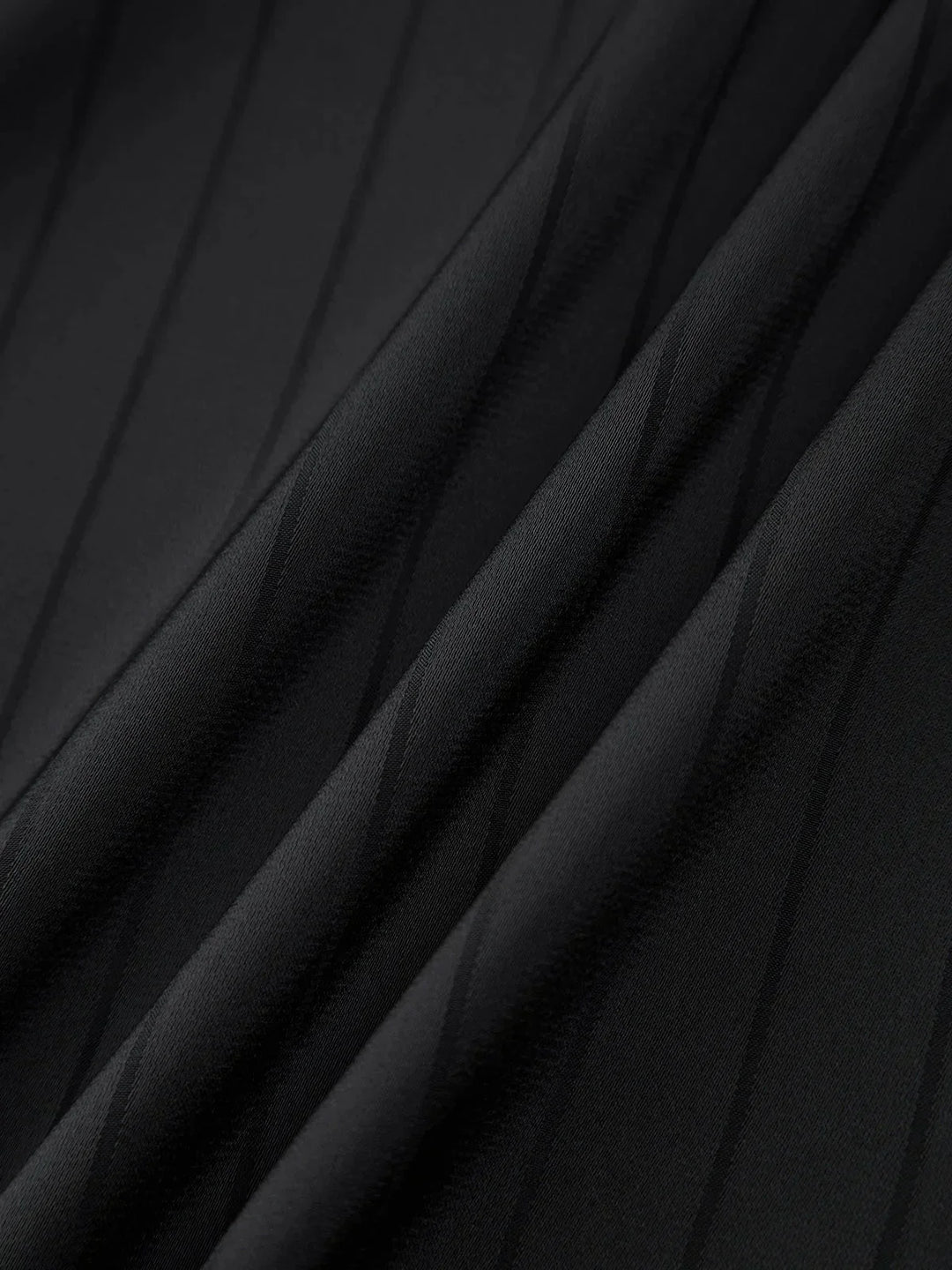 Chemise élégante femme à boutons et détails dorés