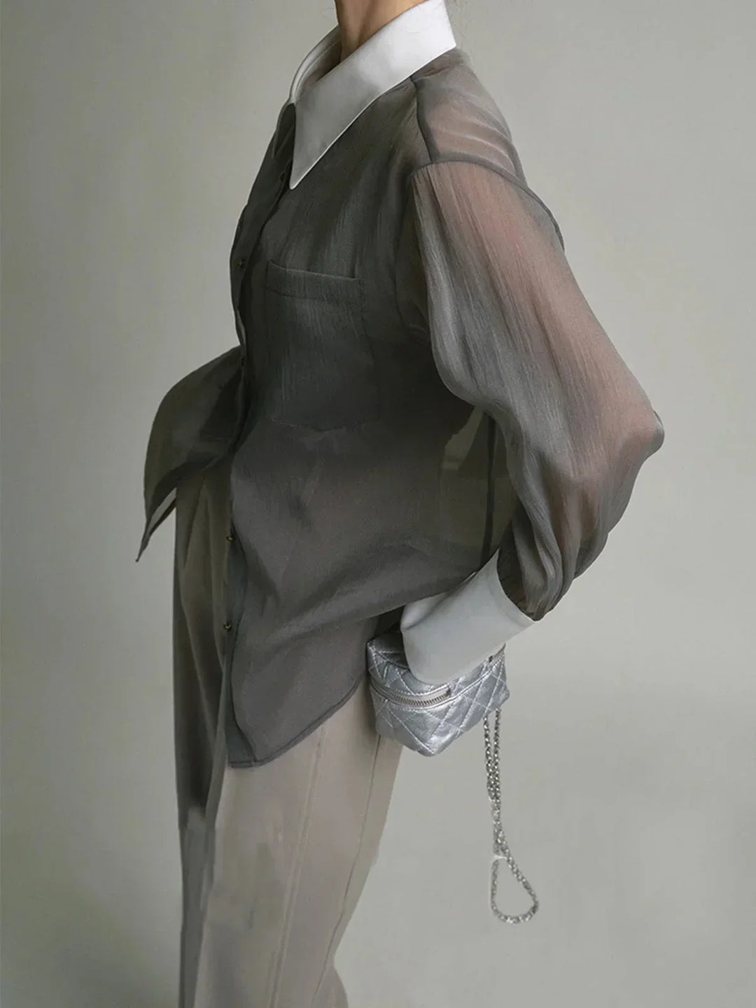 Chemise transparente femme à manches longues, col et poignets contrastés