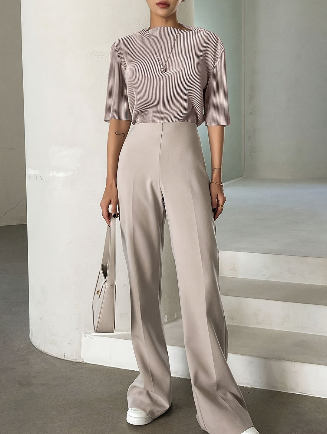 Blouse Plissée Blanche Élégante pour Femme – Chemise Chic et Confortable