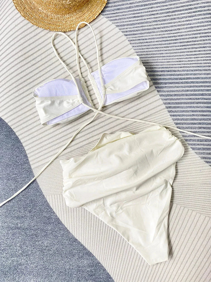 Bikini femme avec détails floraux et liens