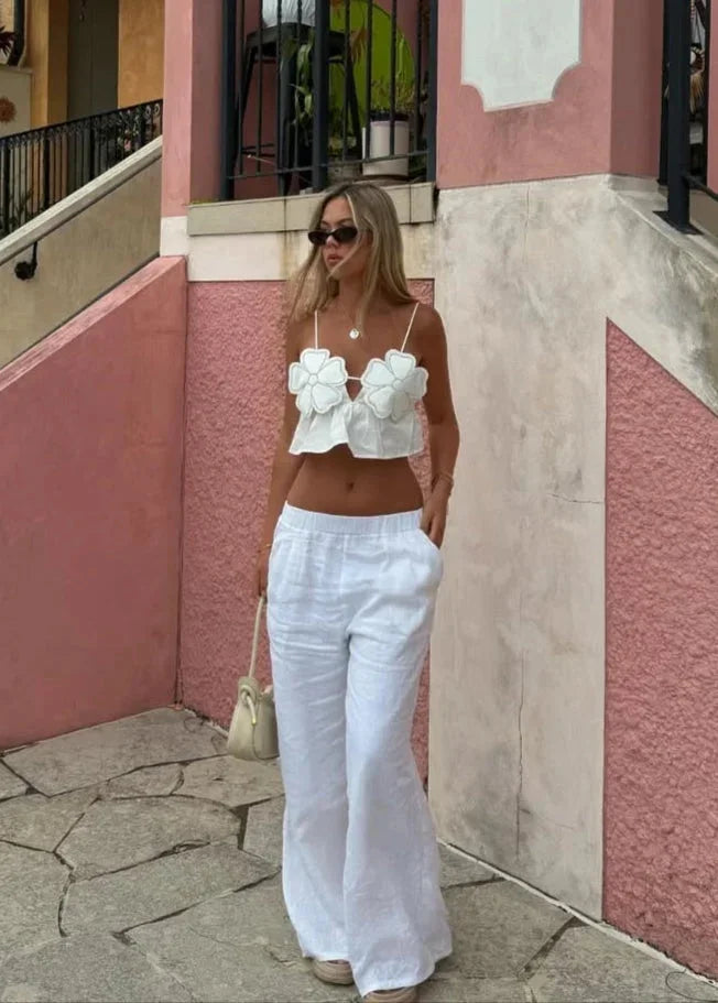 Top court femme avec applications florales et fines bretelles
