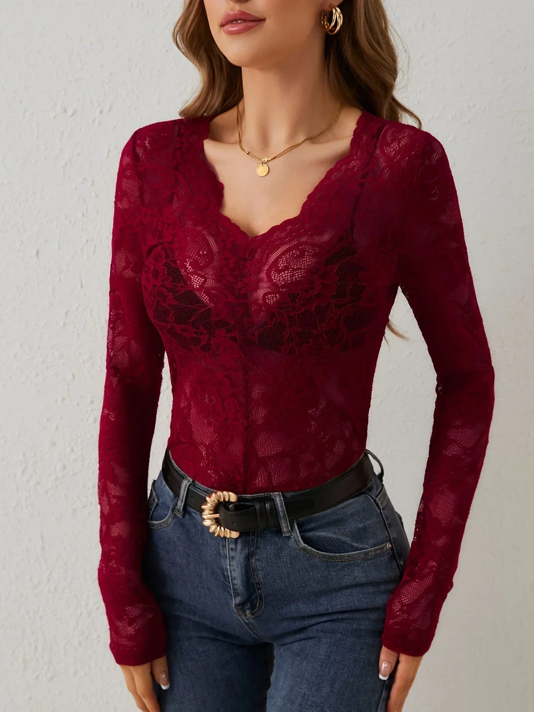 Top en dentelle femme à manches longues et élégant col en V