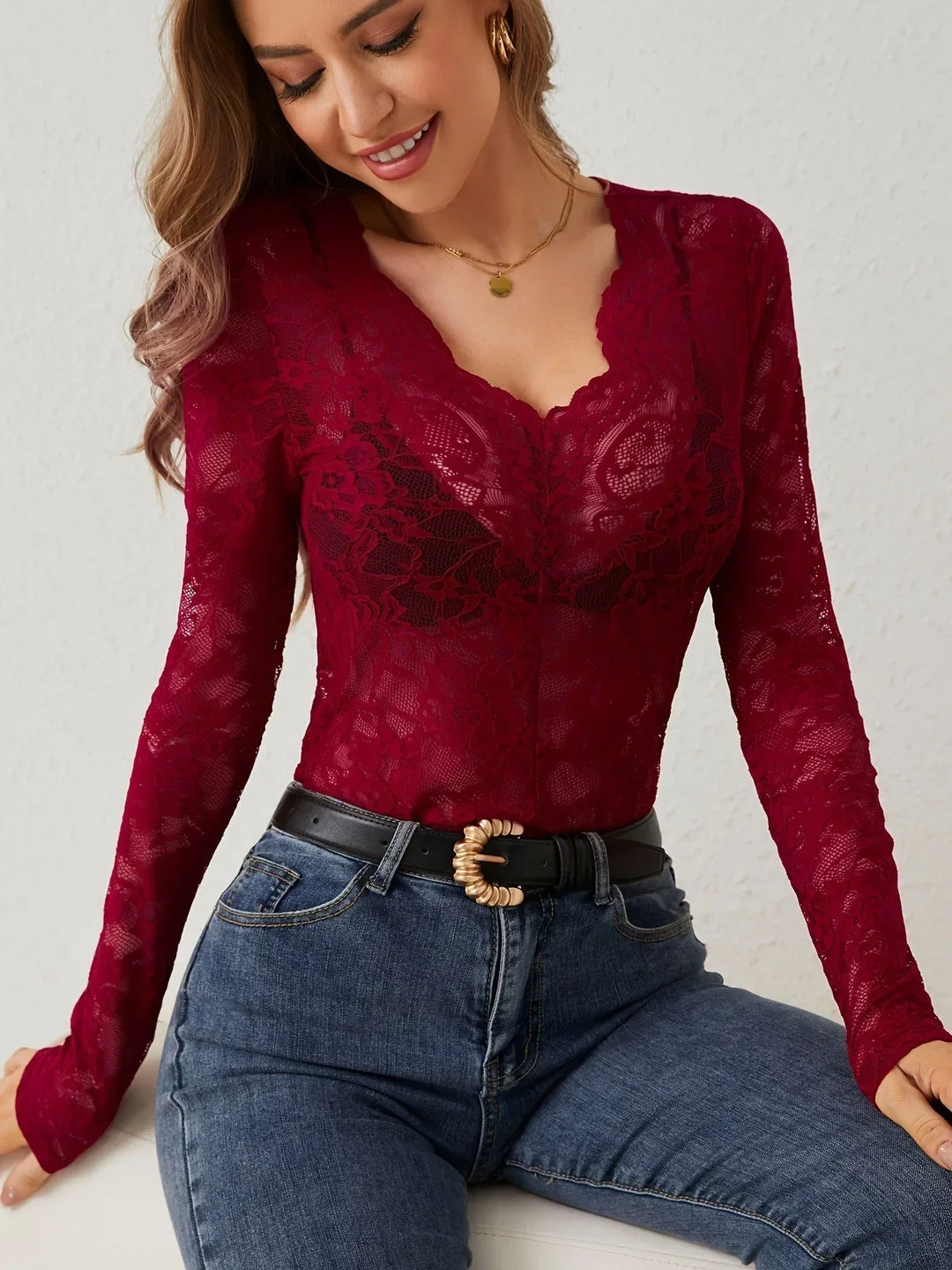 Top en dentelle femme à manches longues et élégant col en V