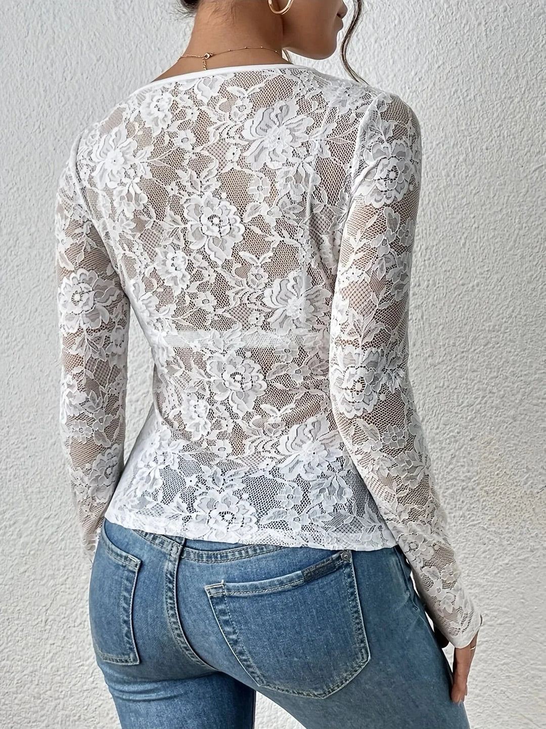 Top en dentelle femme à manches longues et élégant col en V