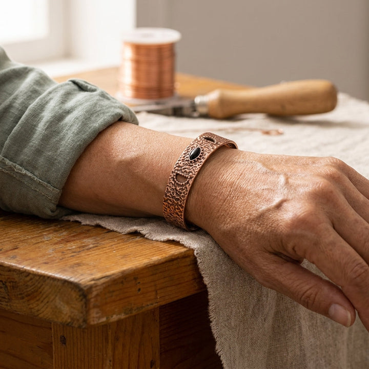 "Bracelet en Cuivre Brume de Vera" could be rewritten as "Bracelet en Cuivre Éclat de Vera".