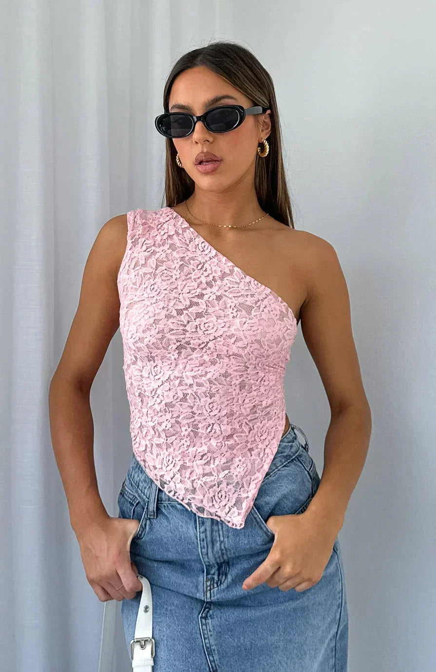 Top asymétrique femme à texture dentelle