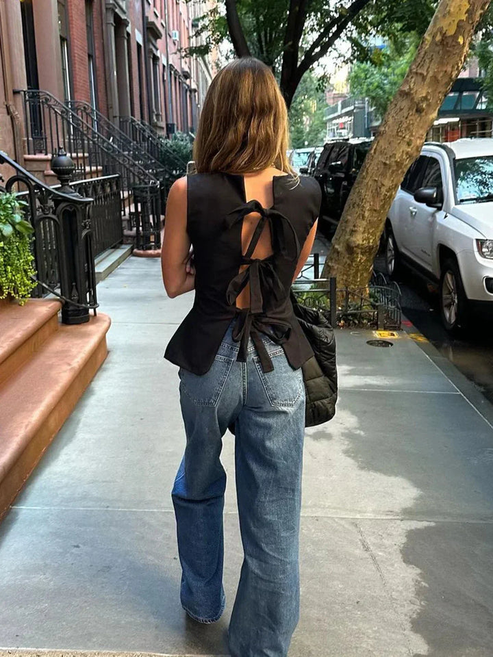 Top femme sans manches avec nœuds ajustables dans le dos